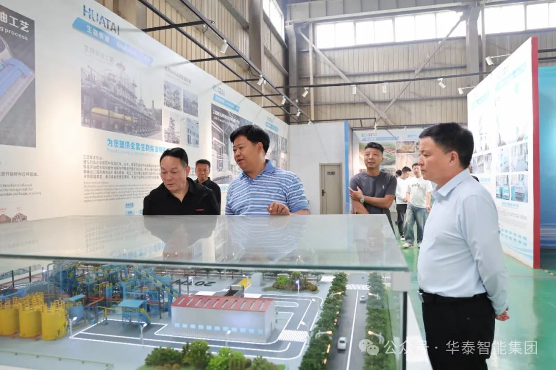 滑县先进制造业开发区领导莅临华泰智能装备集团调研现场照片2
